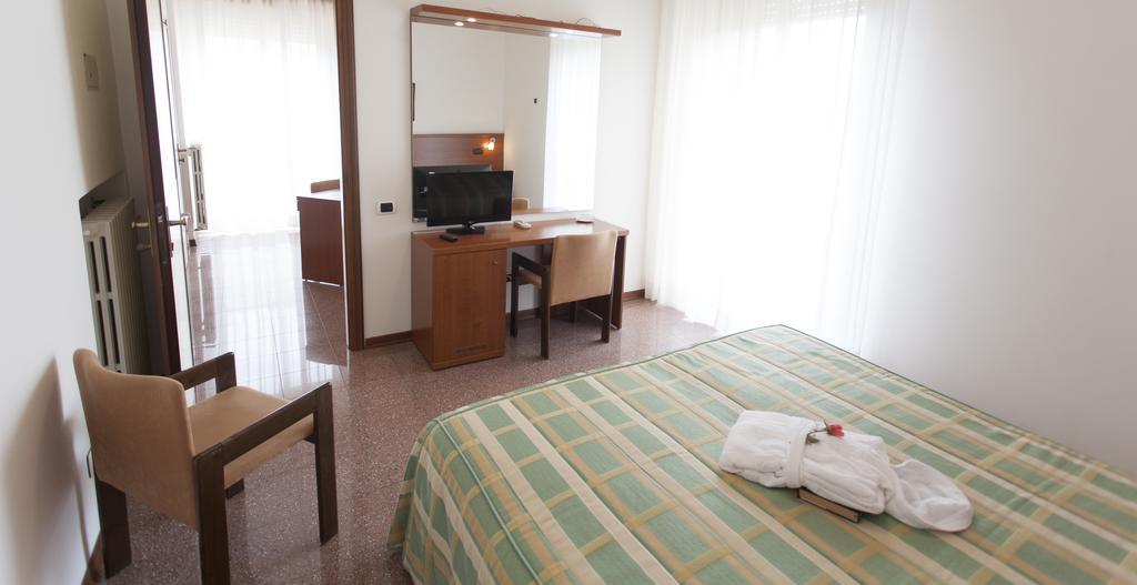 Hotel Rossini Tabiano Terme Εξωτερικό φωτογραφία