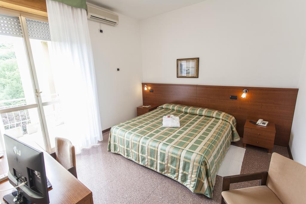 Hotel Rossini Tabiano Terme Εξωτερικό φωτογραφία