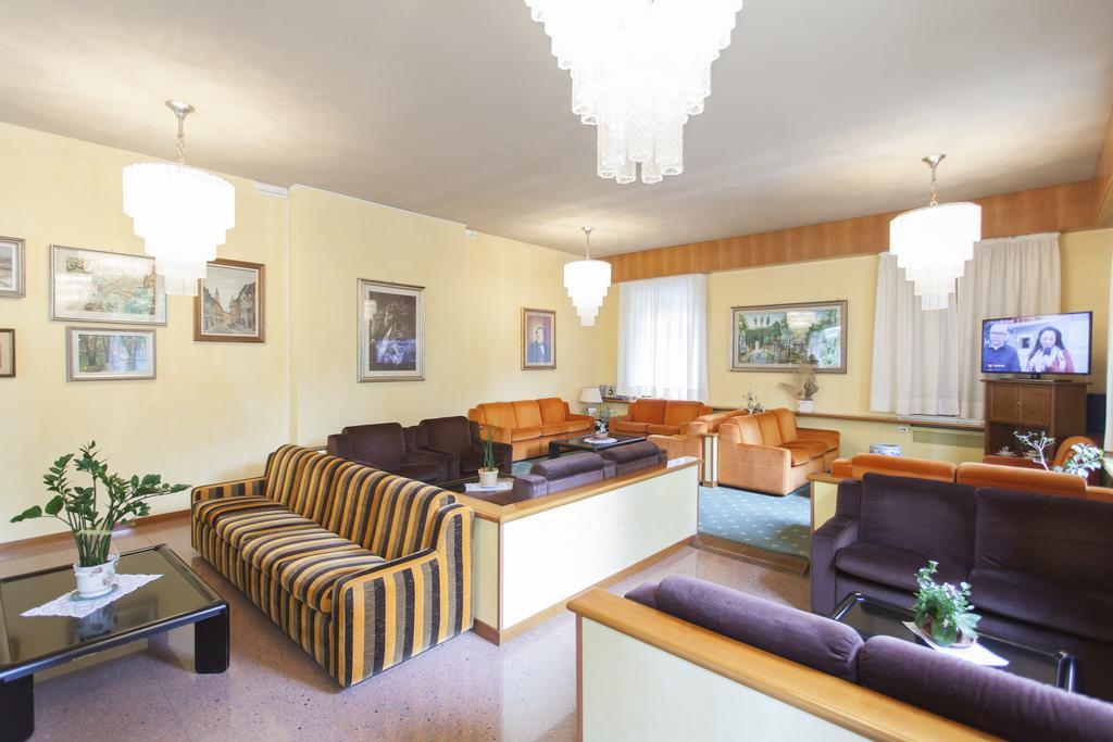 Hotel Rossini Tabiano Terme Εξωτερικό φωτογραφία