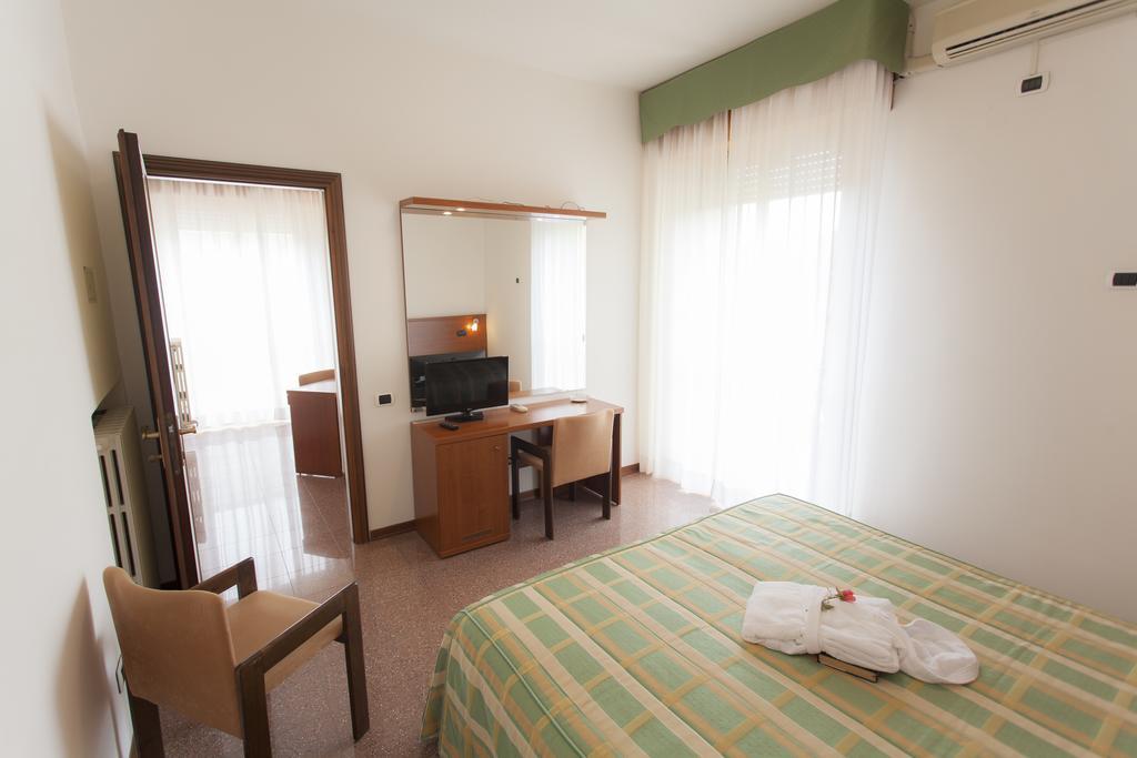 Hotel Rossini Tabiano Terme Εξωτερικό φωτογραφία